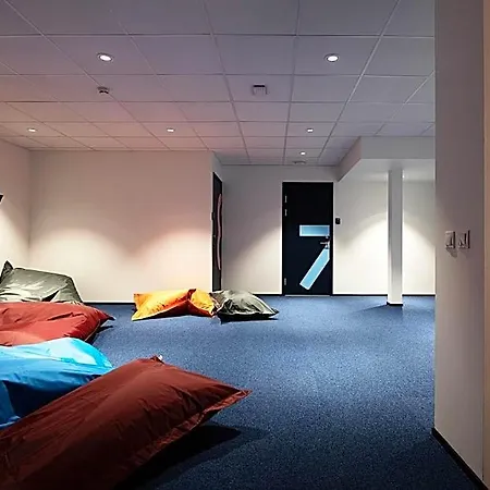 Neotel Hostel *